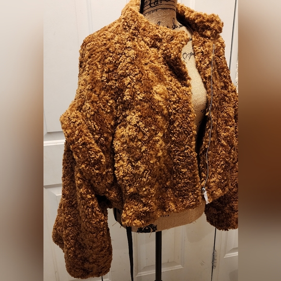 BooHoo Faux Fur Cropped jacket - Picture 5 of 16